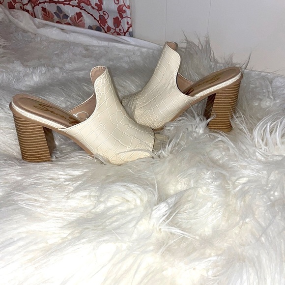 Seven 7 Isabella Crocodile Embossed Mule Sz 8 Ivory Color - Picture 1 of 5